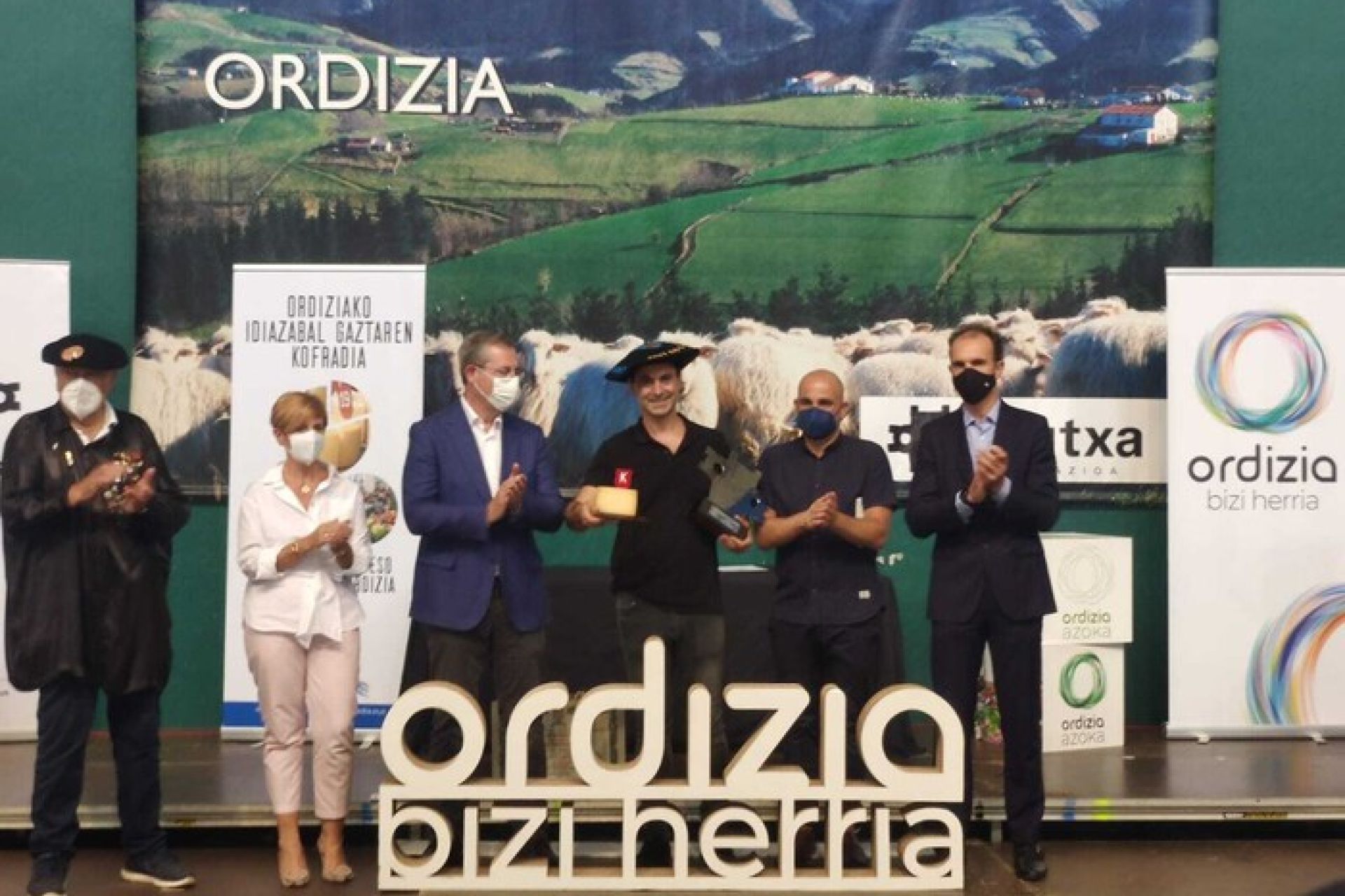 Eneko Goiburu vence en el XLVIII concurso de quesos de Ordizia